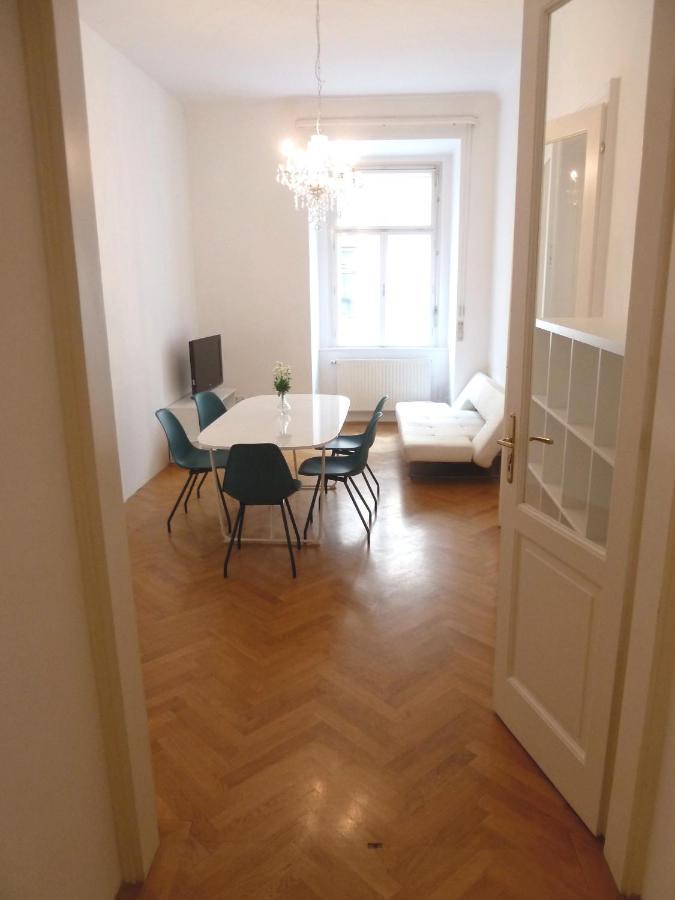 Sobieski Stefansdom Apartments Вена Экстерьер фото